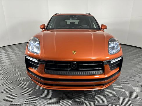 Certified 2025 Porsche Macan AWD/4WD image 10