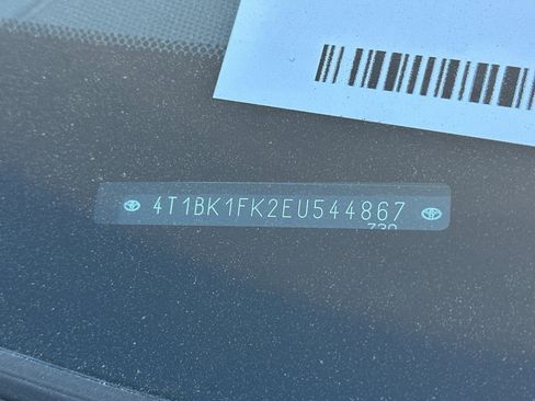 Used 2014 Toyota Camry XLE FWD image 2