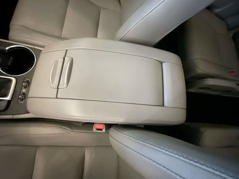 Used 2017 Toyota Highlander Limited image 21