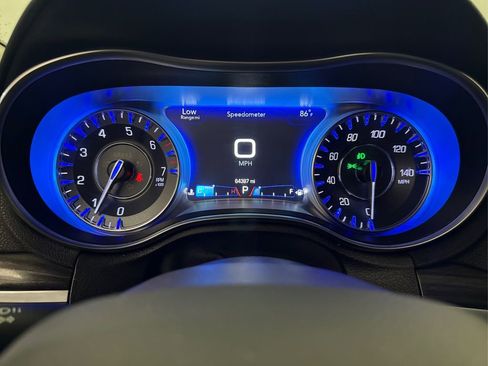 Used 2018 Chrysler 300 Touring w/ Driver Convenience Group RWD image 33