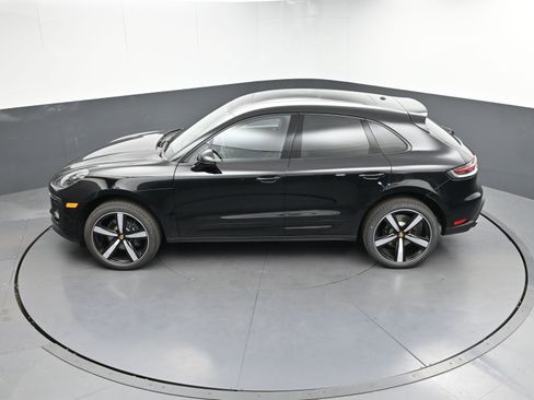 Certified 2025 Porsche Macan image 34