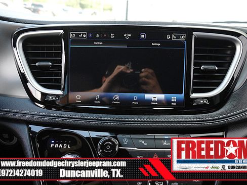New 2027 Chrysler Pacifica Select FWD image 22