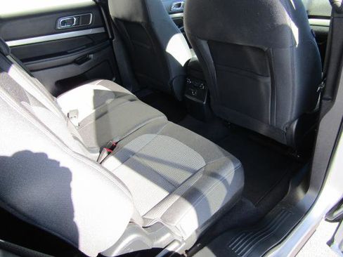 Certified 2018 Ford Explorer XLT w/ Equipment Group 201A image 11