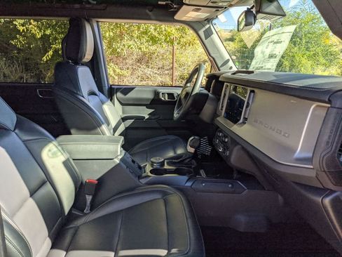 New 2025 Ford Bronco Outer Banks image 25