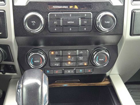 Used 2019 Ford F150 Lariat image 18