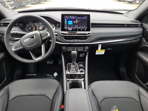 New 2026 Jeep Compass Latitude image 18