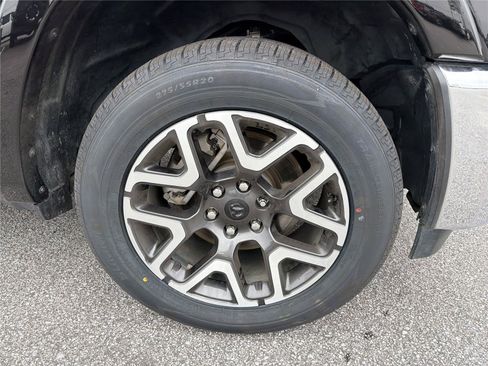 Used 2025 RAM 1500 Laramie AWD/4WD image 11