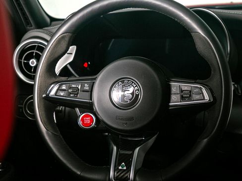 Used 2024 Alfa Romeo Giulia Quadrifoglio image 41