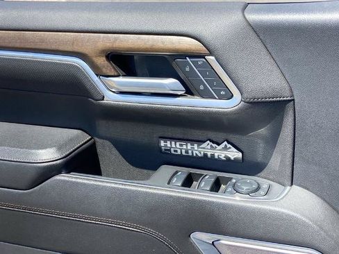 Used 2024 Chevrolet Silverado 1500 High Country w/ High Country Premium Package AWD/4WD image 20