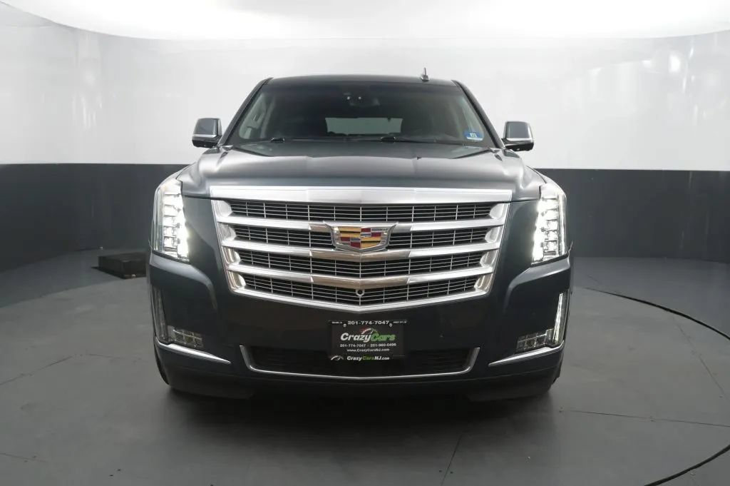 Used 2019 Cadillac Escalade Premium Luxury w/ LPO, Radiant Package AWD/4WD image 8