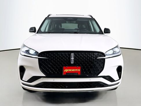 Used 2025 Lincoln Aviator Reserve w/ Equipment Group 201A AWD/4WD image 2