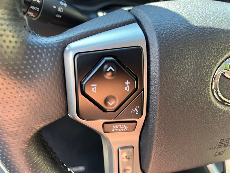 Used 2023 Toyota 4Runner Limited AWD/4WD image 28