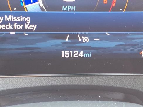 Used 2025 Chevrolet Traverse LT image 20