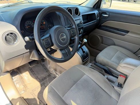 Used 2014 Jeep Patriot Sport w/ Power Value Group image 12