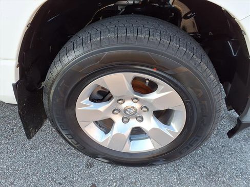 Used 2020 RAM 1500 Big Horn image 9