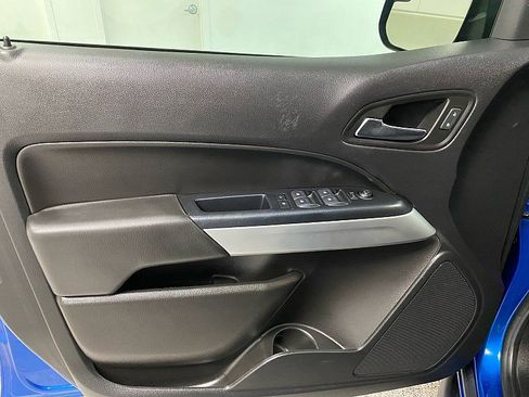 Used 2020 Chevrolet Colorado LT w/ Colorado RST Special Edition image 9