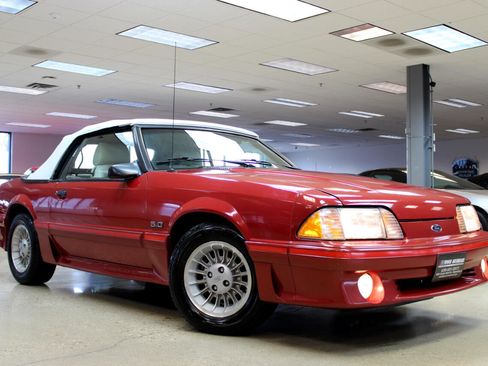 Used 1987 Ford Mustang GT image 2