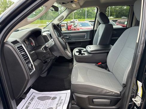 Used 2024 RAM 1500 Classic SLT AWD/4WD image 9