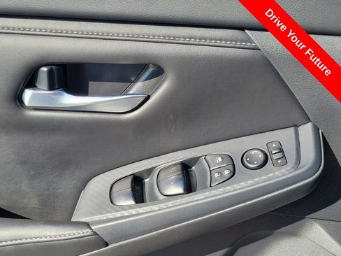 Used 2025 Nissan Sentra SV w/ All-Weather Package FWD image 15