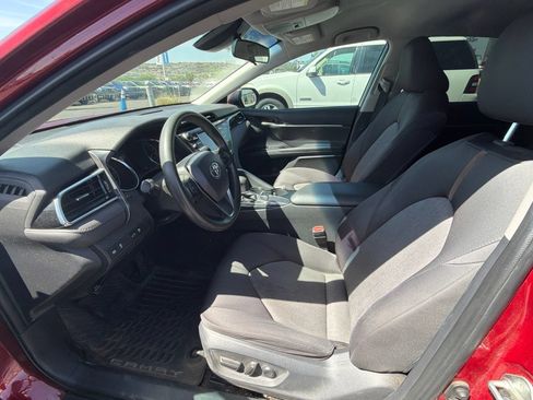 Used 2018 Toyota Camry LE FWD image 7