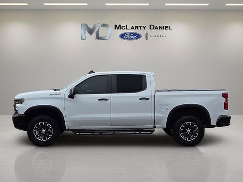 Used 2023 Chevrolet Silverado 1500 ZR2 image 3