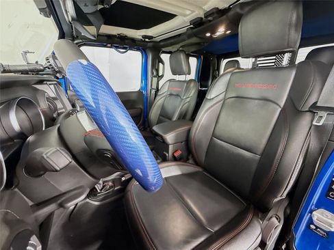 Used 2023 Jeep Gladiator Rubicon image 2