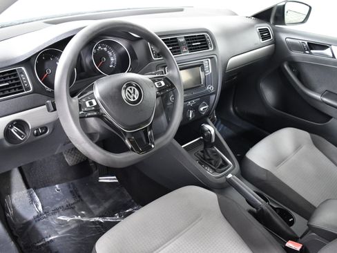 Used 2017 Volkswagen Jetta S image 19