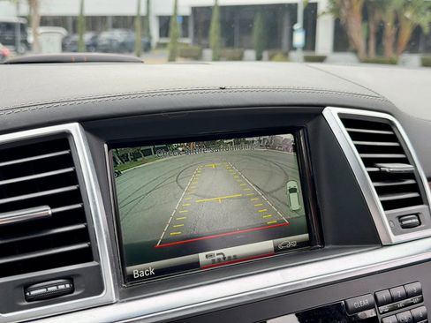 Used 2013 Mercedes-Benz ML 63 AMG 4MATIC image 23