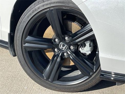 Certified 2025 Honda Accord Sport image 9