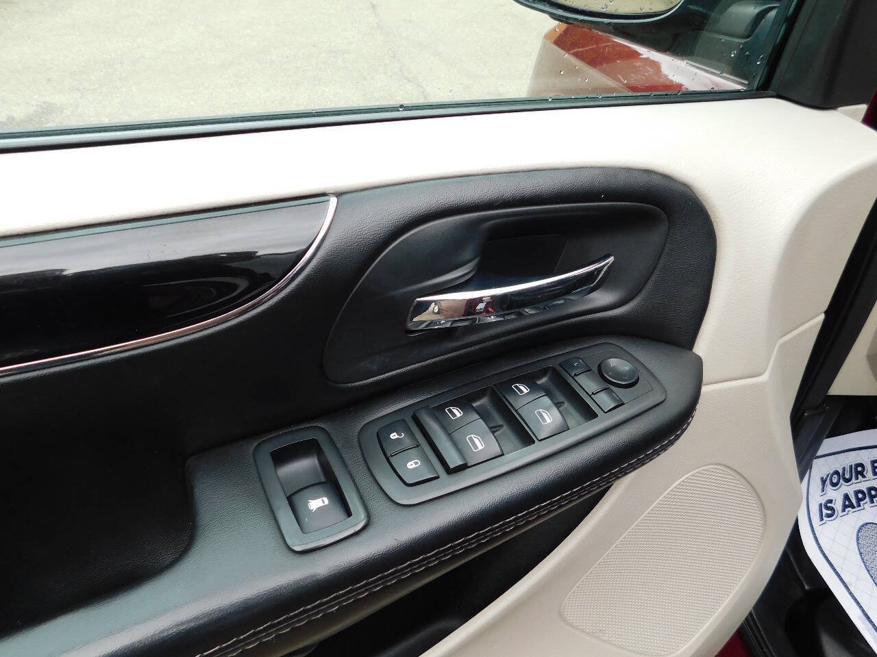 Used 2018 Dodge Grand Caravan SXT FWD image 20