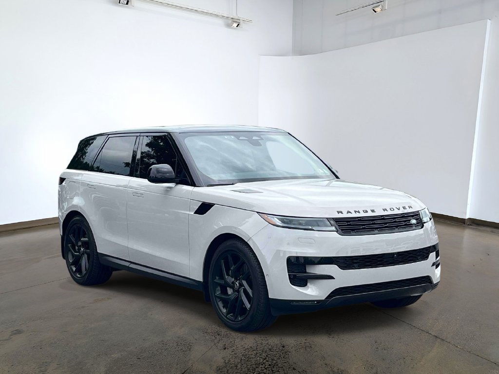 Used 2025 Land Rover Range Rover Sport SE AWD/4WD image 3