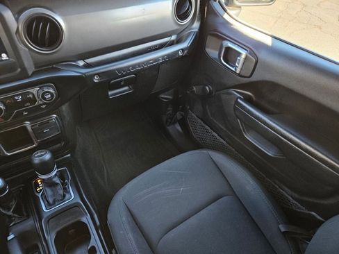 Used 2022 Jeep Wrangler Unlimited Sport image 12