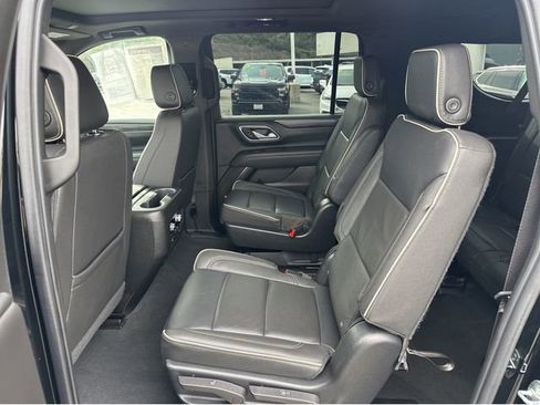 Certified 2022 GMC Yukon XL SLT w/ SLT Luxury Package image 18