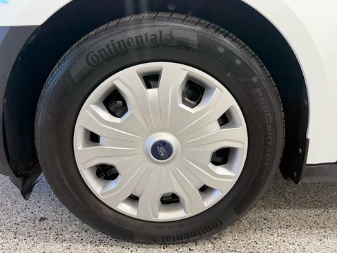 Used 2022 Ford Transit Connect XL image 9