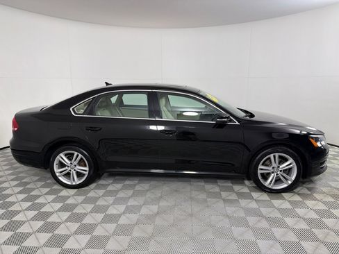 Used 2015 Volkswagen Passat TDI SE image 4