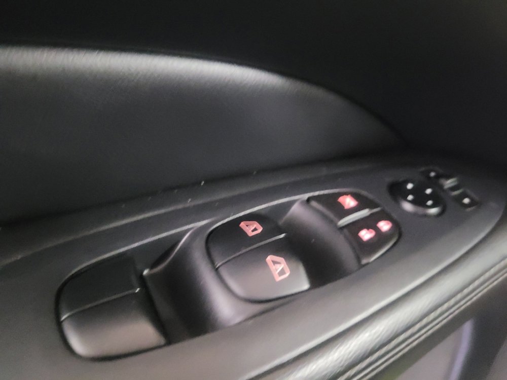 Used 2020 Nissan Pathfinder SL FWD image 27