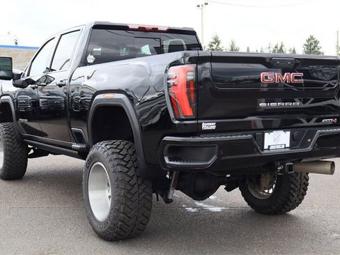 Used 2025 GMC Sierra 3500 AT4 w/ AT4 Premium Plus Package AWD/4WD image 3