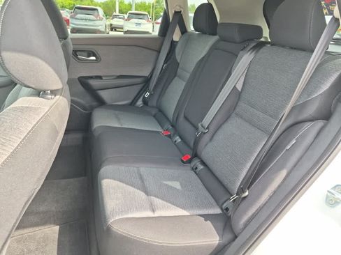 Used 2023 Nissan Rogue SV AWD/4WD image 7