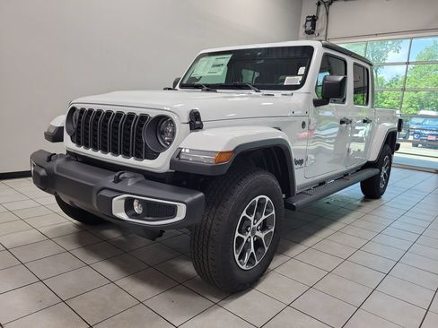 New 2026 Jeep Gladiator Sport AWD/4WD image 3