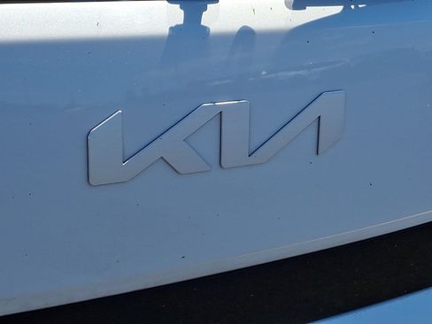 Used 2025 Kia Soul LX w/ LX Technology Package FWD image 29