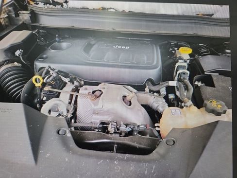 Used 2019 Jeep Cherokee Limited image 14