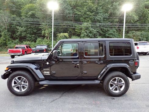 Used 2021 Jeep Wrangler Unlimited Sahara w/ Cold Weather Group image 6