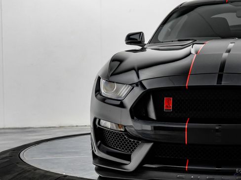 Used 2018 Ford Mustang Shelby GT350R w/ GT350R Equipment Group 920A RWD image 24
