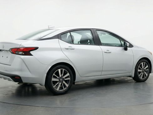 Used 2025 Nissan Versa SV image 9