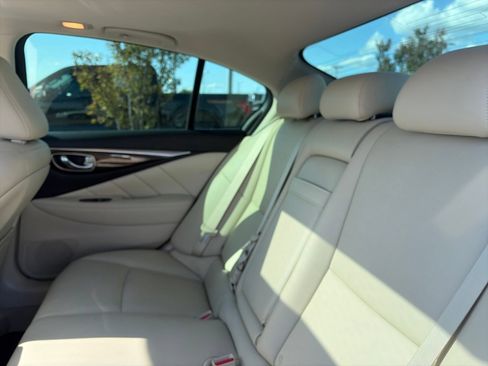 Used 2019 INFINITI Q50 Luxe w/ Essential Package (3.0T Luxe) AWD/4WD image 28