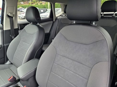 Used 2022 Volkswagen Taos SE image 15