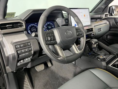 Used 2024 Toyota Tacoma Trailhunter image 20