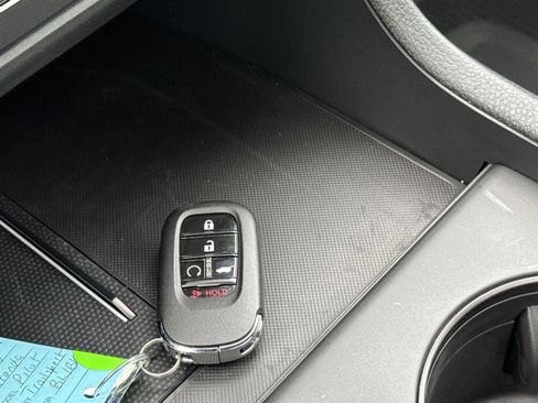 Used 2025 Honda Pilot TrailSport image 31