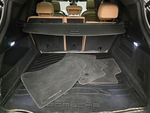 Used 2023 Porsche Cayenne Base image 39