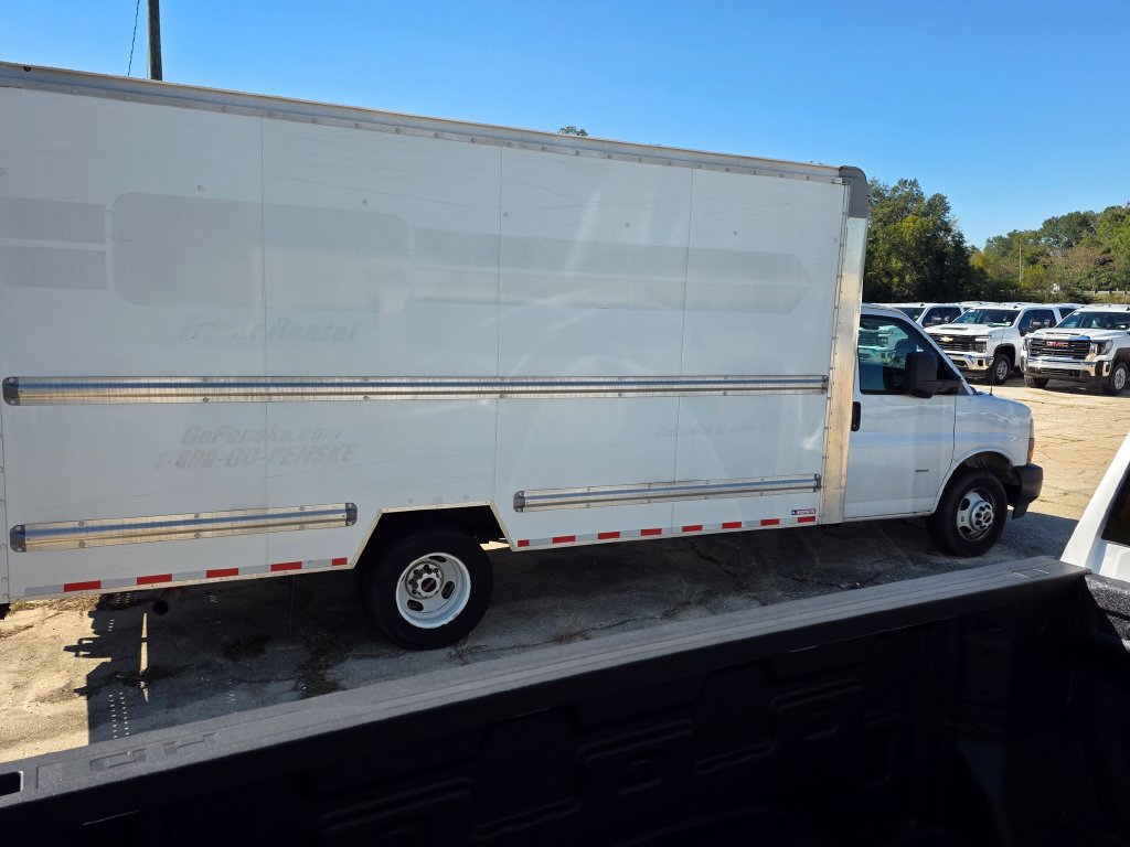 Used 2021 GMC Savana 3500 Extended w/ Power Convenience Package RWD image 6